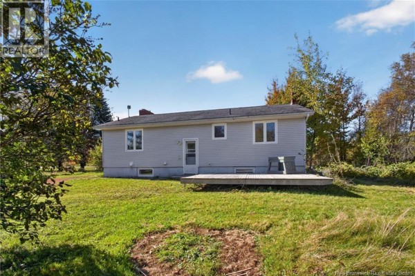 Kitchen - 136 Acadie Street, Bouctouche, NB E4S2T4 Photo 3
