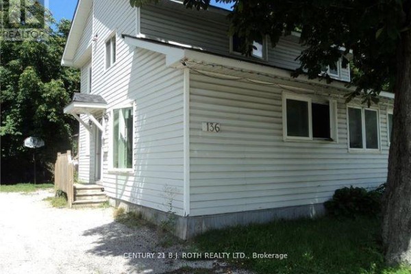 Bathroom - 136 Barrie Road, Orillia, ON L3V2R1 Photo 2