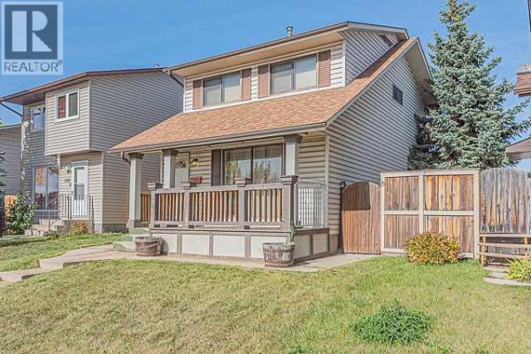 2pc Bathroom - 136 Castleridge Drive Ne, Calgary, AB T3J1Y8 Photo 3