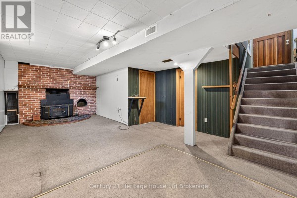 Living room - 136 Dover Street, Woodstock, ON N4S3M1 Photo 4