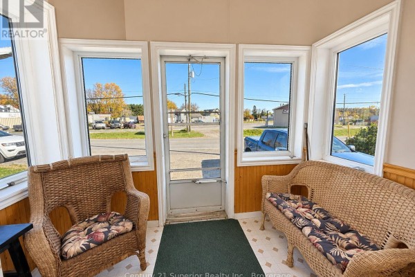 Kitchen - 136 First Street, Nipigon, ON P0T2J0 Photo 2
