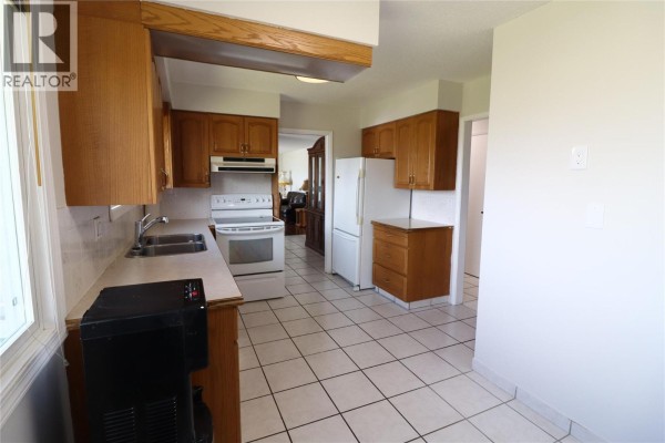 Living room - 136 Greenstone Drive, Kamloops, BC V2C1N5 Photo 5