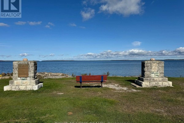 136 Limestone Road, Tay, ON L0K1R0 Photo 4