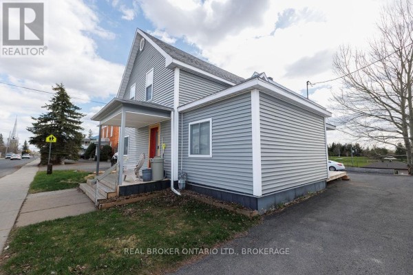 136 Main Street S, North Glengarry, ON K0C1A0 Photo 3