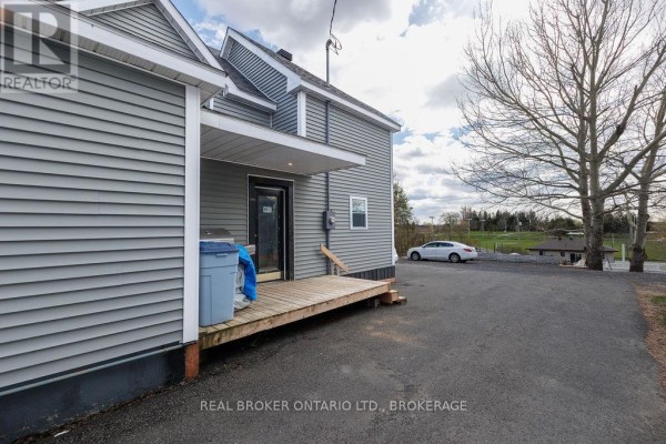 136 Main Street S, North Glengarry, ON K0C1A0 Photo 4