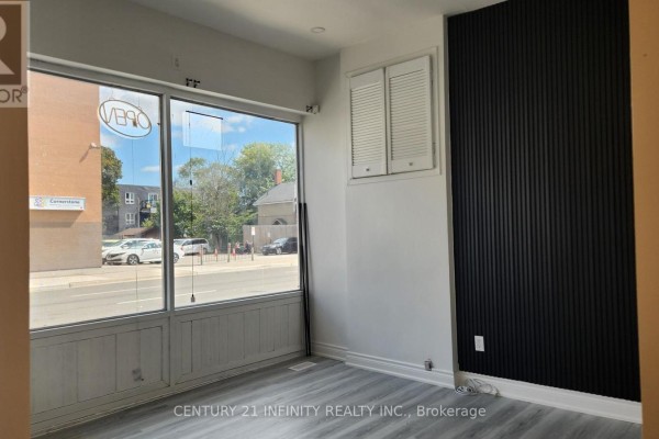 136 Simcoe Street S, Oshawa, ON, photo 3
