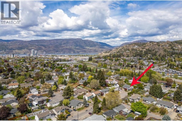 4pc Bathroom - 1360 Elm Street, Kelowna, BC V1Y3W6 Photo 4