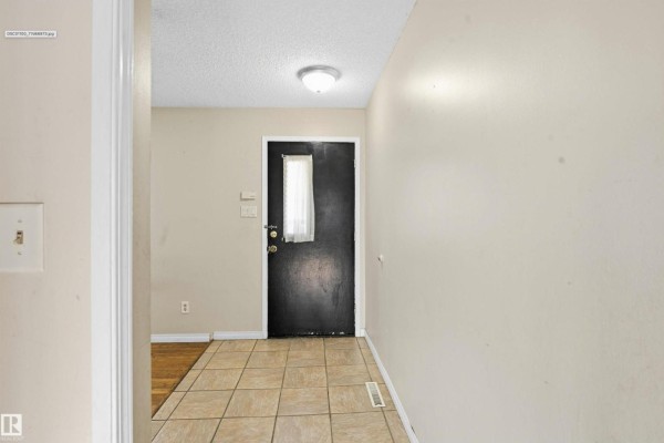 Dining room - 13604 90a St Nw, Edmonton, AB T5E3N8 Photo 2