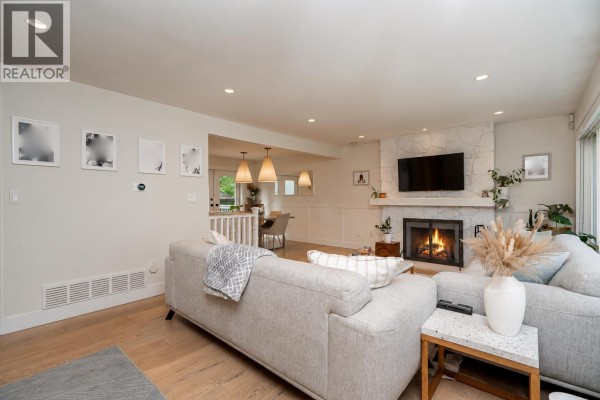 1361 E 15th Street, North Vancouver, BC V7J1K9 Photo 5