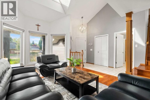 Family room - 13628 Deer Run Boulevard Se, Calgary, AB T2J6P1 Photo 4