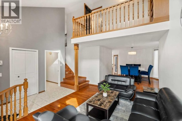 Foyer - 13628 Deer Run Boulevard Se, Calgary, AB T2J6P1 Photo 5