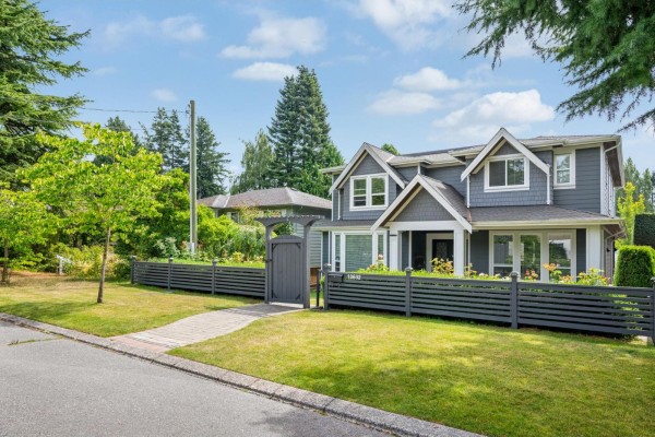 13632 Blackburn Avenue, White Rock, BC V4B2Y8 Photo 2