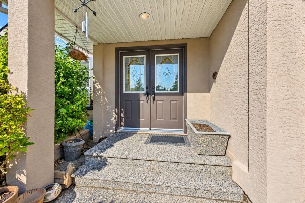 13655 58 Avenue, Surrey, BC V3X3H9 Photo 2