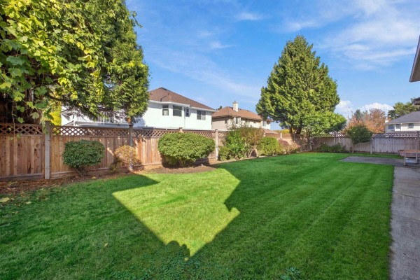 13655 58 Avenue, Surrey, BC V3X3H9 Photo 5