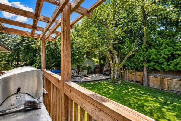 13668 Larner Road, Surrey, BC V3R5K2 Photo 2
