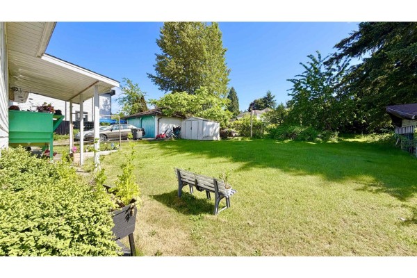 13688 113 Avenue, Surrey, BC V3R2J1 Photo 4