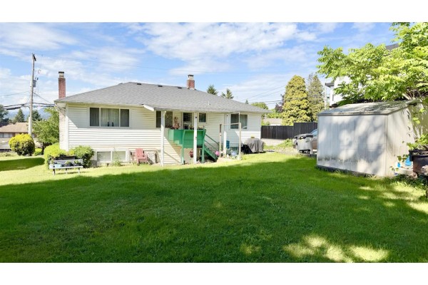 13688 113 Avenue, Surrey, BC V3R2J1 Photo 5