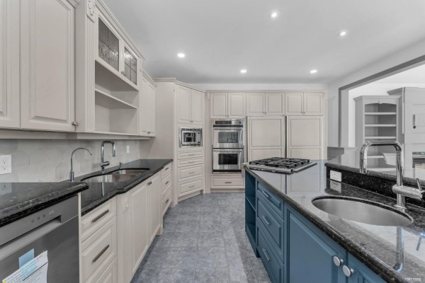 13688 32 Avenue, Surrey, BC V4P3C8 Photo 5