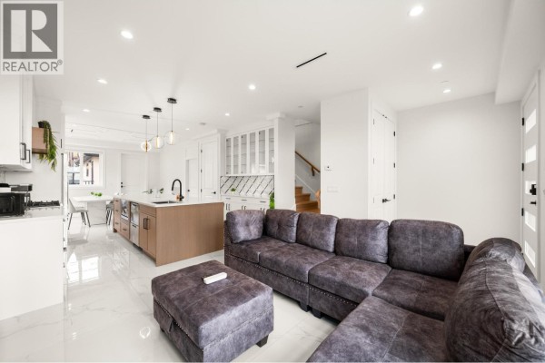 1369 E 63rd Avenue, Vancouver, BC V5X2L5 Photo 4