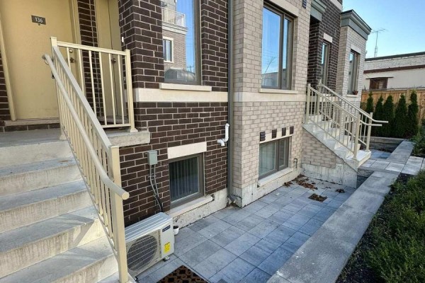 Living room - 137 - 40 William Jackson Way, Toronto, ON M8V0J7 Photo 2