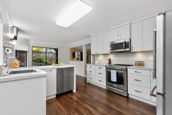 137 15153 98 Avenue, Surrey, BC V3R9M8 Photo 3