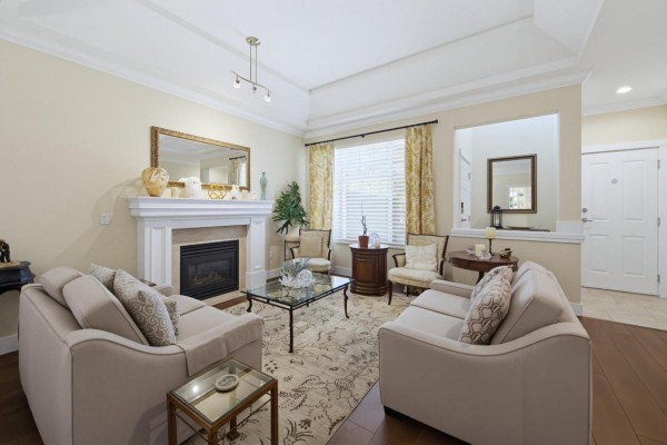 137 15500 Rosemary Heights Crescent, Surrey, BC V3Z0K1 Photo 3