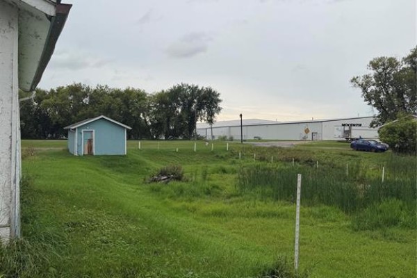 137 8th Street N, Brandon, MB R7A2A4 Photo 2