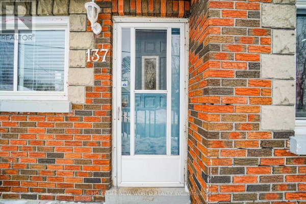 Primary Bedroom - 137 Banting Avenue, Oshawa, ON L1H2M5 Photo 4