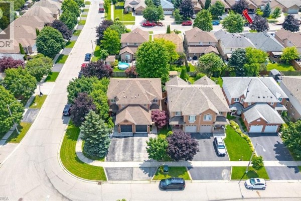 4pc Bathroom - 137 Chudleigh Street, Waterdown, ON L8B0J4 Photo 4