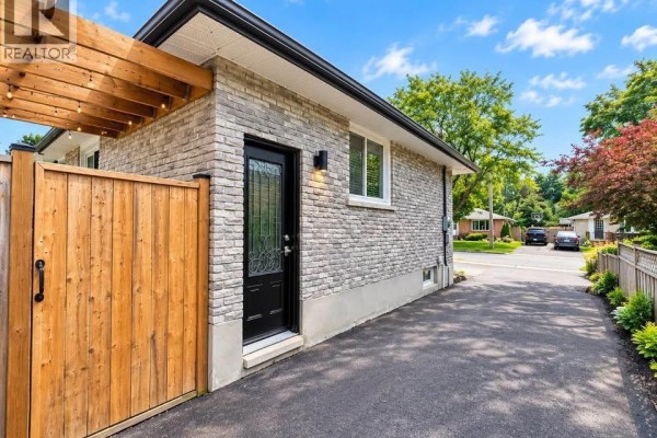 3pc Bathroom - 137 Country Club Drive, Guelph, ON N1E3K8 Photo 4