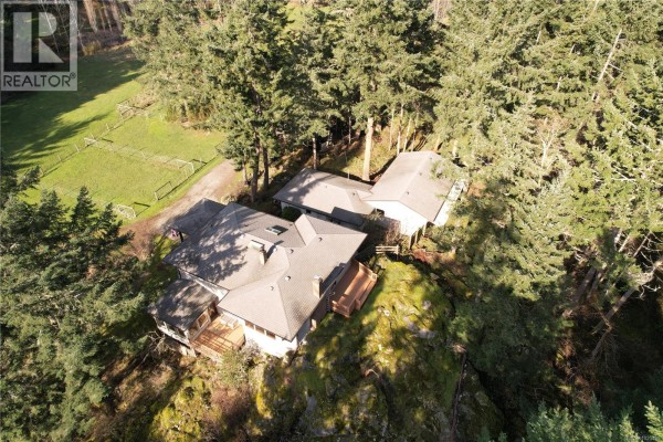 Primary Bedroom - 137 Forest Ridge Rd, Salt Spring, BC V8K1W4 Photo 4