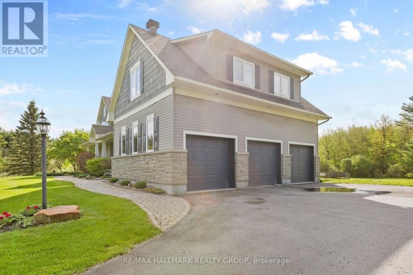 137 Goodman Drive, Ottawa, ON K2W1C7 Photo 2