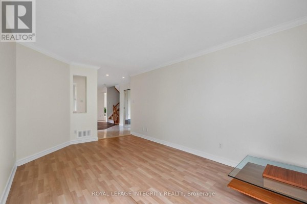Bedroom 4 - 137 Hunterswood Crescent, Ottawa, ON K1G5W1 Photo 4