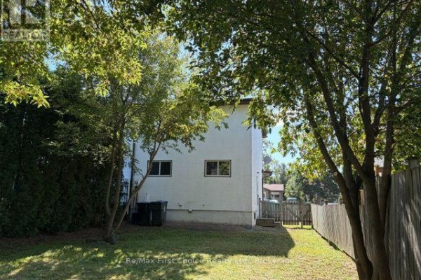 Primary Bedroom - 137 Inglewood Crescent N, Thunder Bay, ON P7C2E8 Photo 2