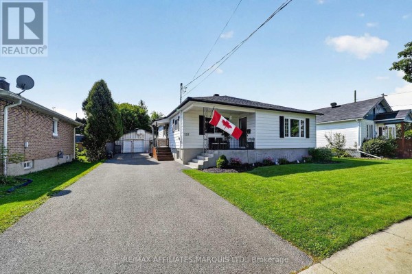 Living room - 137 Jarvis Street, Cornwall, ON K6H5J1 Photo 2
