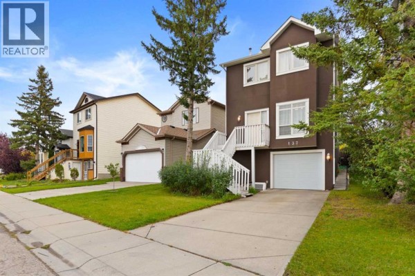 Family room - 137 Martinpark Way Ne, Calgary, AB T3J3M8 Photo 3