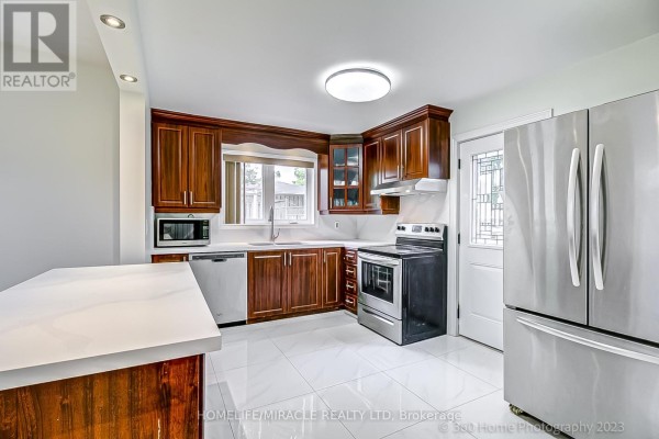 Primary Bedroom - 137 Merkley Square, Toronto, ON M1G2Y5 Photo 5