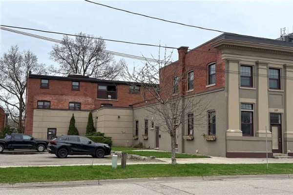 137 Nelson Street Unit# 303, Brantford, ON N3S4B5 Photo 4
