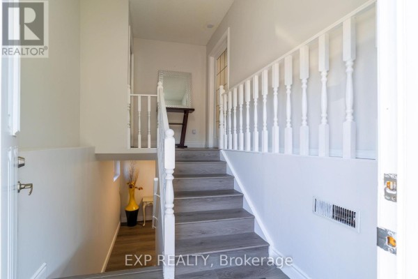 3pc Bathroom - 137 Nickolas Crescent, Cambridge, ON N3C3L7 Photo 3
