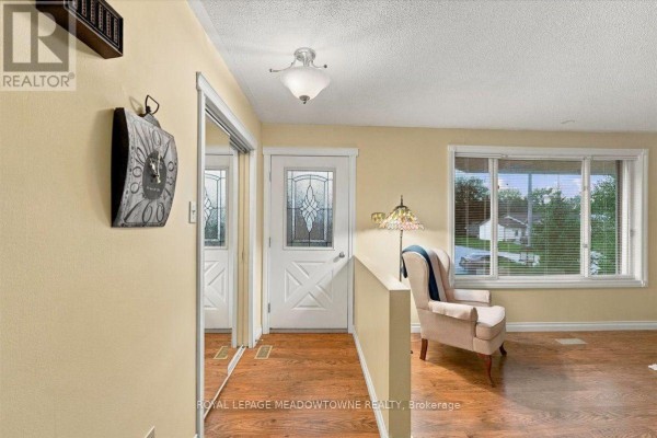 Bedroom 2 - 137 Orchard Drive, Blue Mountains, ON N0H2P0 Photo 4