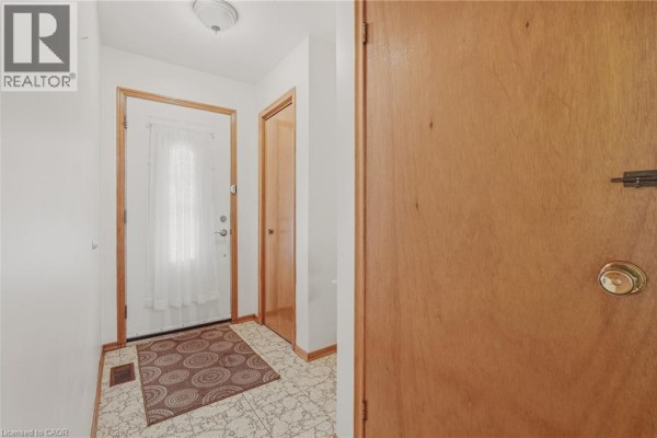Recreation room - 137 Picton Street E, Hamilton, ON L8L3W7 Photo 2