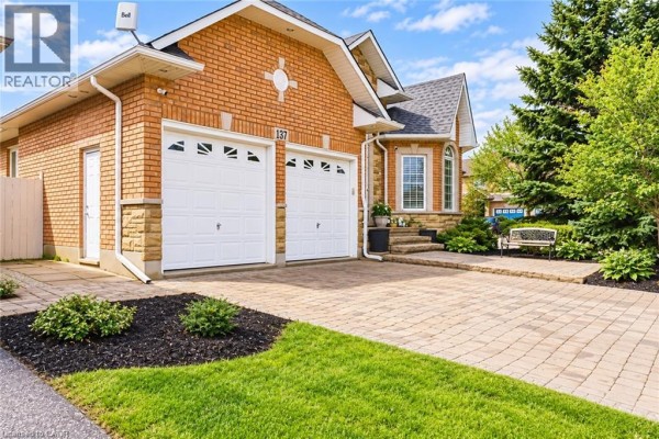 137 Pinehill Drive, Stoney Creek, ON, photo 2