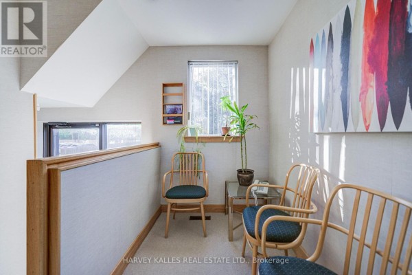 137 Sheppard Avenue E, Toronto, ON M2N3A6 Photo 5