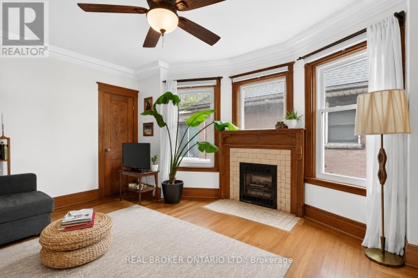 137 Sherman Avenue S, Hamilton, ON, photo 3