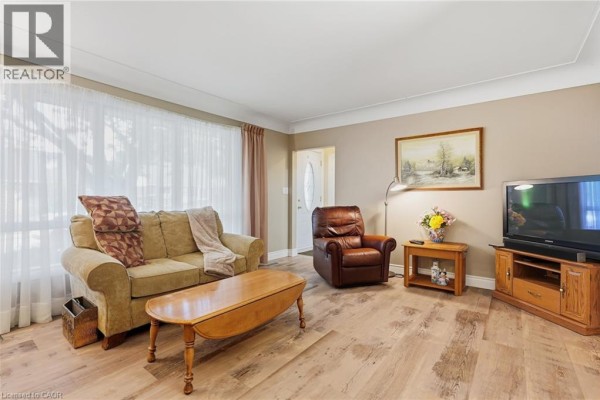 2pc Bathroom - 137 Terrace Drive, Hamilton, ON L9A2Y8 Photo 5
