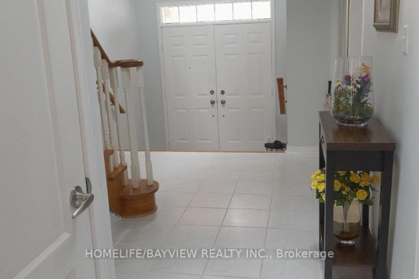 Family room - 137 Widdifield Avenue, Newmarket, ON L3X1Z3 Photo 4