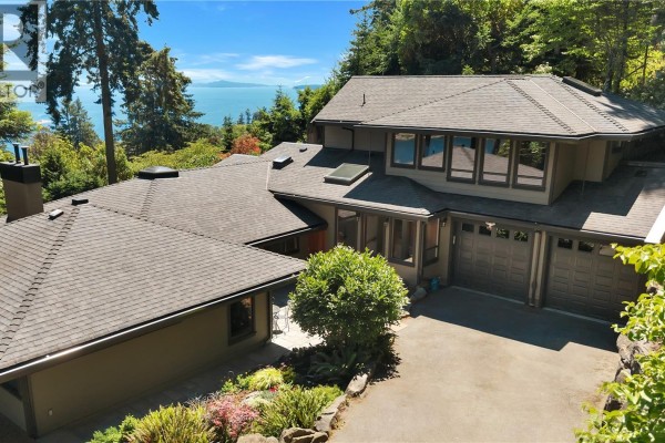 1370 Ivor Rd, Nanaimo, BC, photo 2