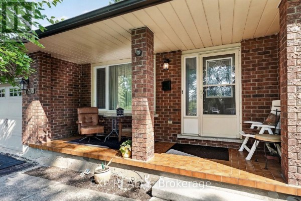 Eating area - 1370 Pound Avenue, Fort Erie, ON L2A6A3 Photo 5