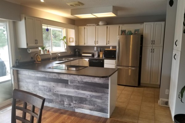13706 North Bluff Road, White Rock, BC V4B3B9 Photo 3