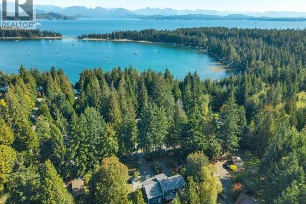 Ensuite - 1371 Hooley Rd, Quadra Island, BC V0P1H0 Photo 4